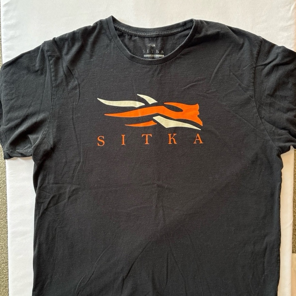 Sitka Men’s Black Short-Sleeve Logo Tee with Orange & Cream Graphic